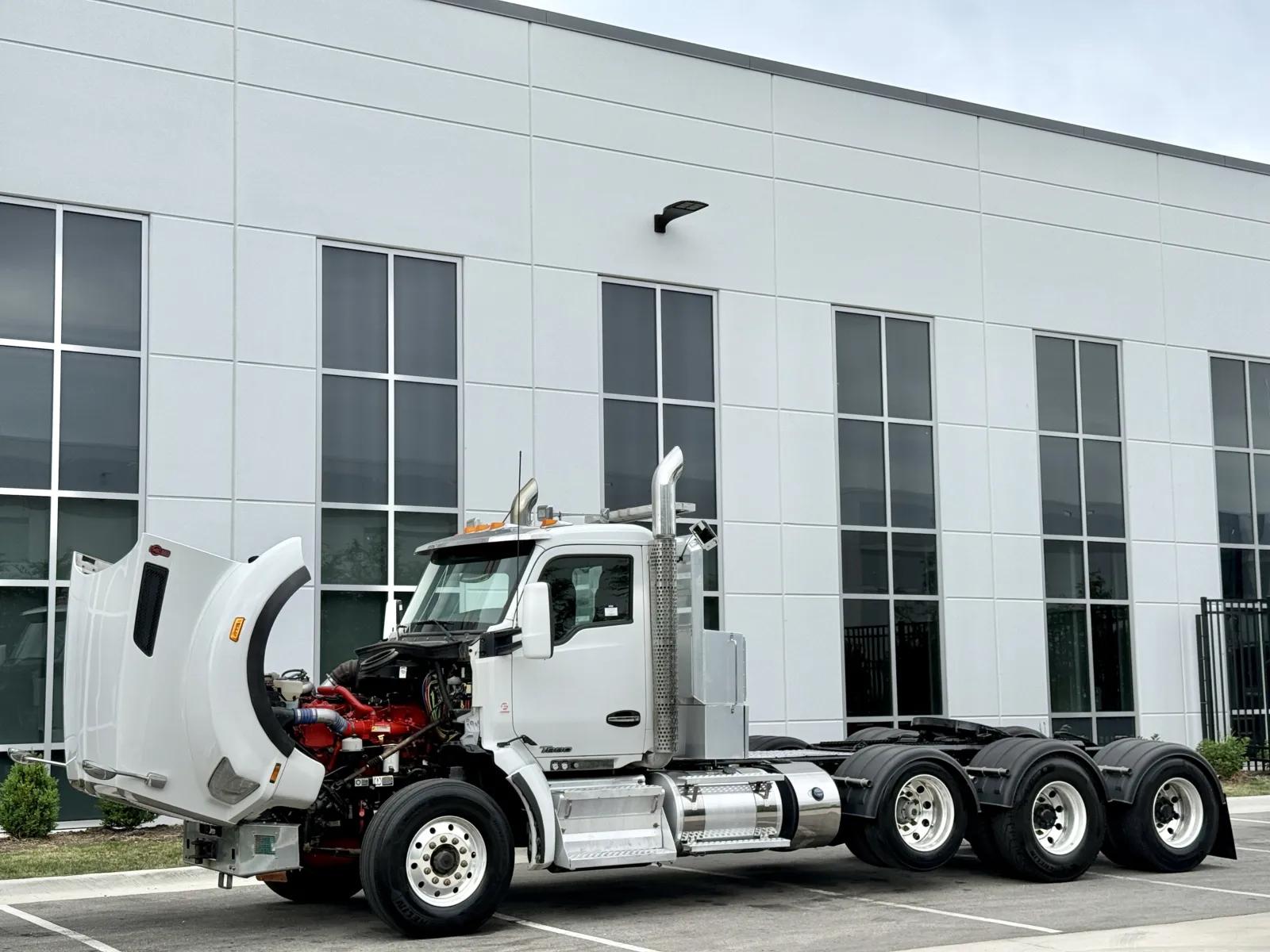 2016 Kenworth T880 in New Lenox, IL — photo 10