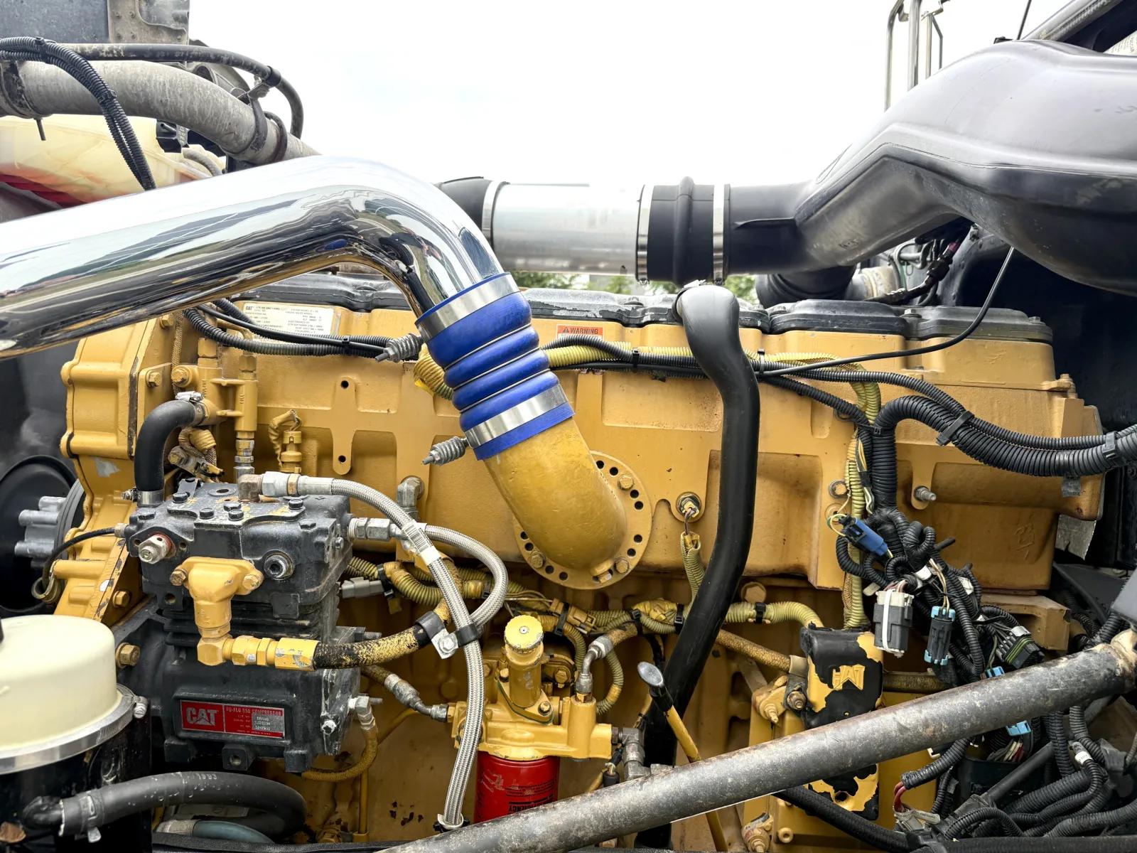 2014 Peterbilt 389 in New Lenox, IL — photo 12