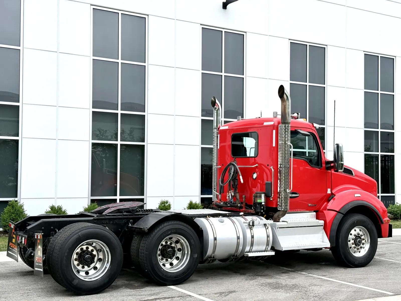 2022 Kenworth T880 in New Lenox, IL — photo 5
