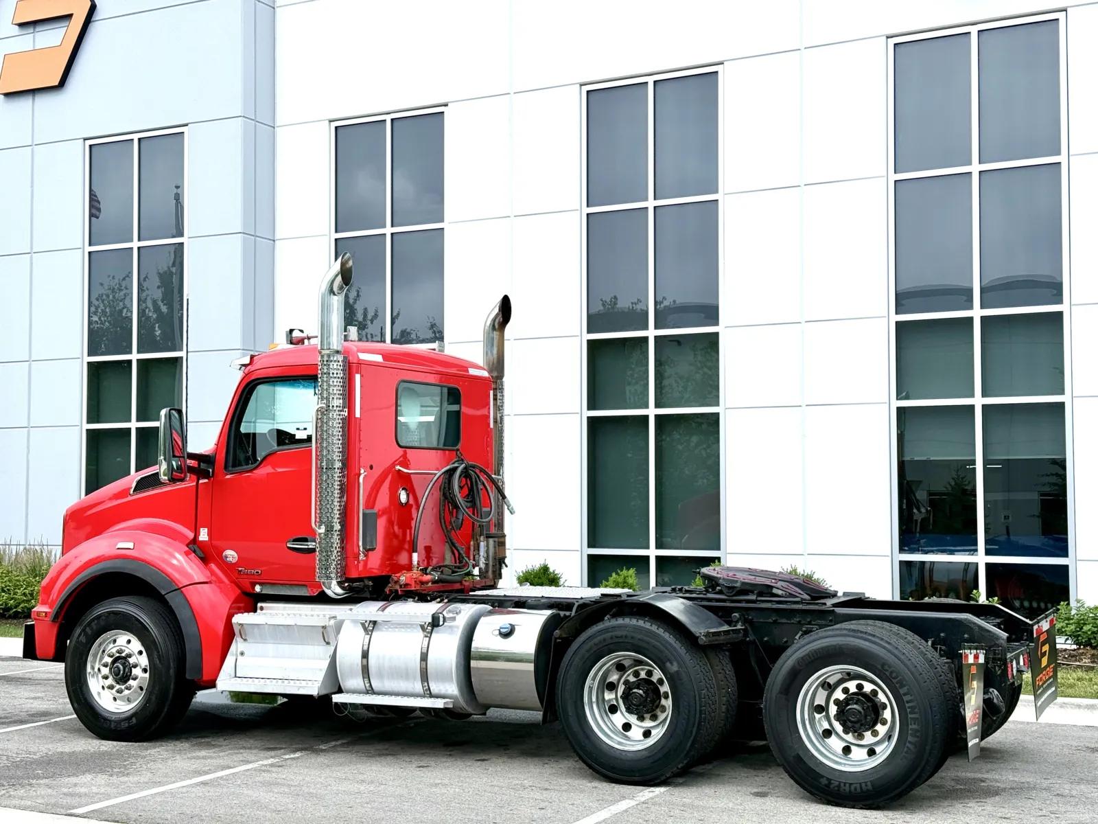 2022 Kenworth T880 in New Lenox, IL — photo 6