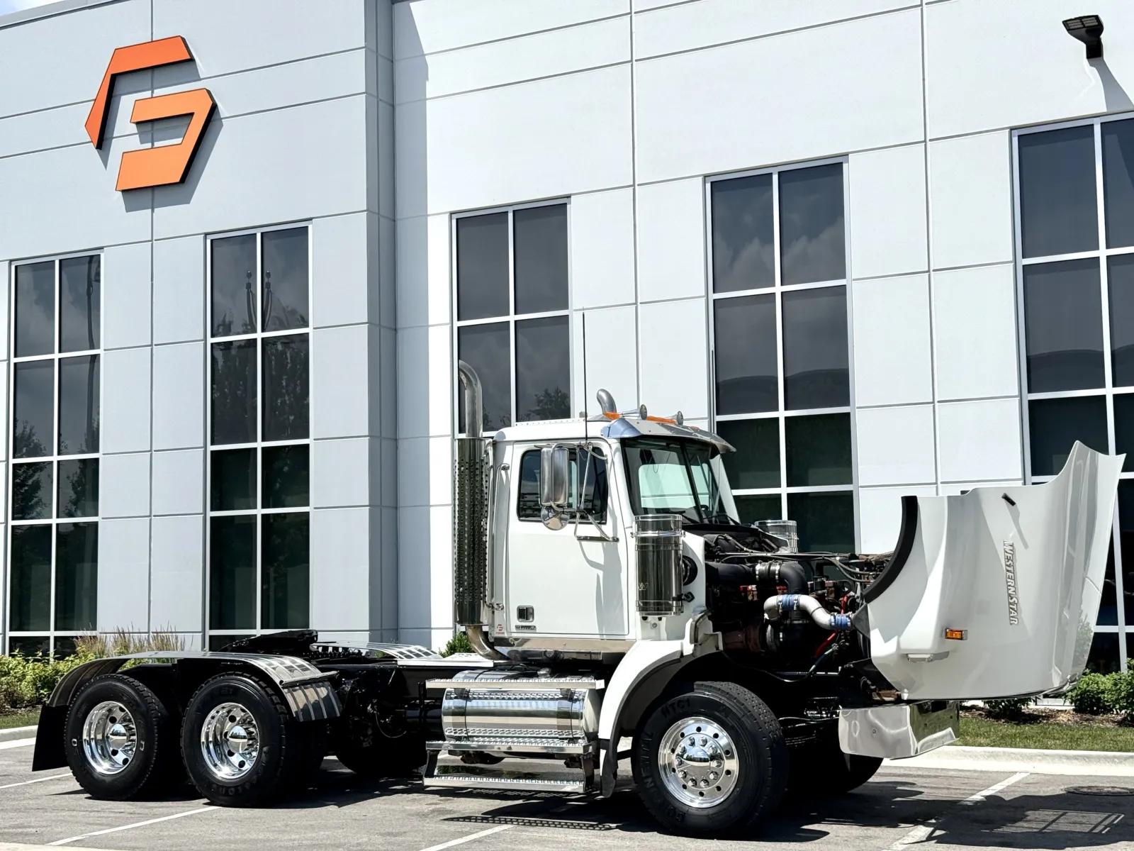 2015 Western Star 4900 in New Lenox, IL — photo 9