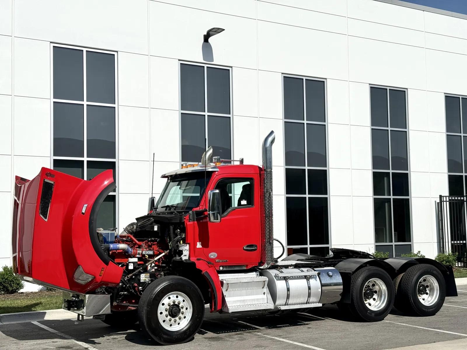 2022 Kenworth T880 in New Lenox, IL — photo 10