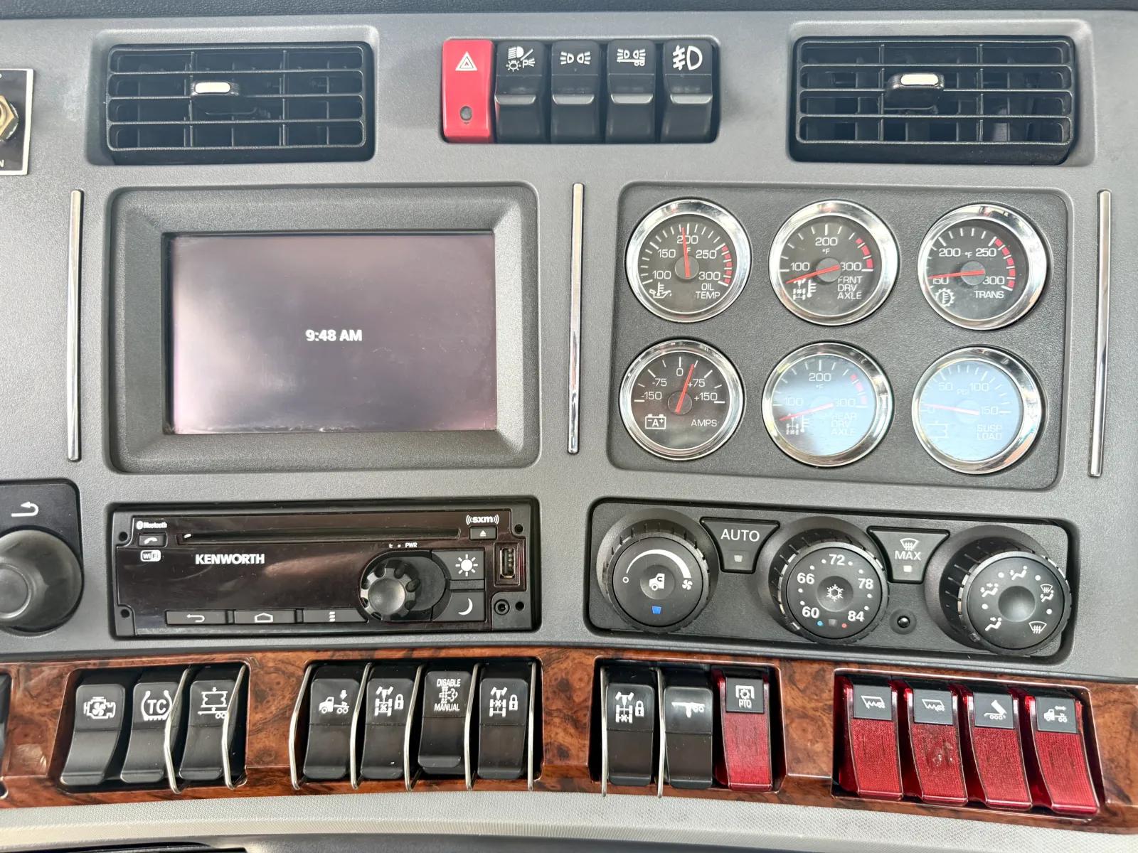 2022 Kenworth T880 in New Lenox, IL — photo 18