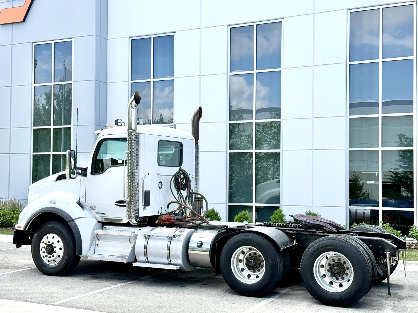 2022 Kenworth T880 in New Lenox, IL — photo 6