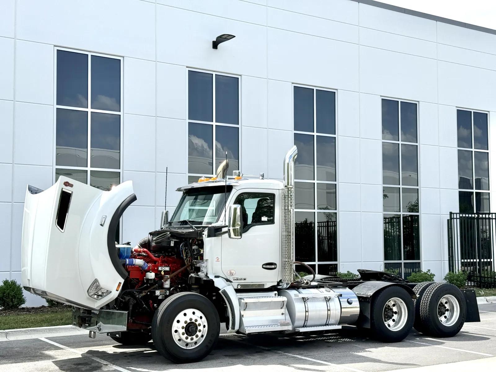 2022 Kenworth T880 in New Lenox, IL — photo 10
