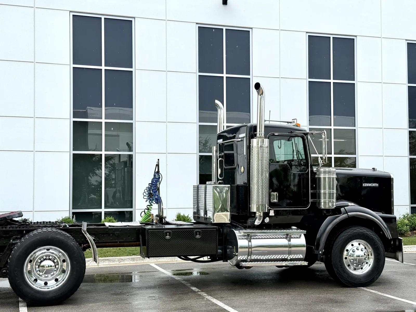 2001 Kenworth T800 in New Lenox, IL — photo 7