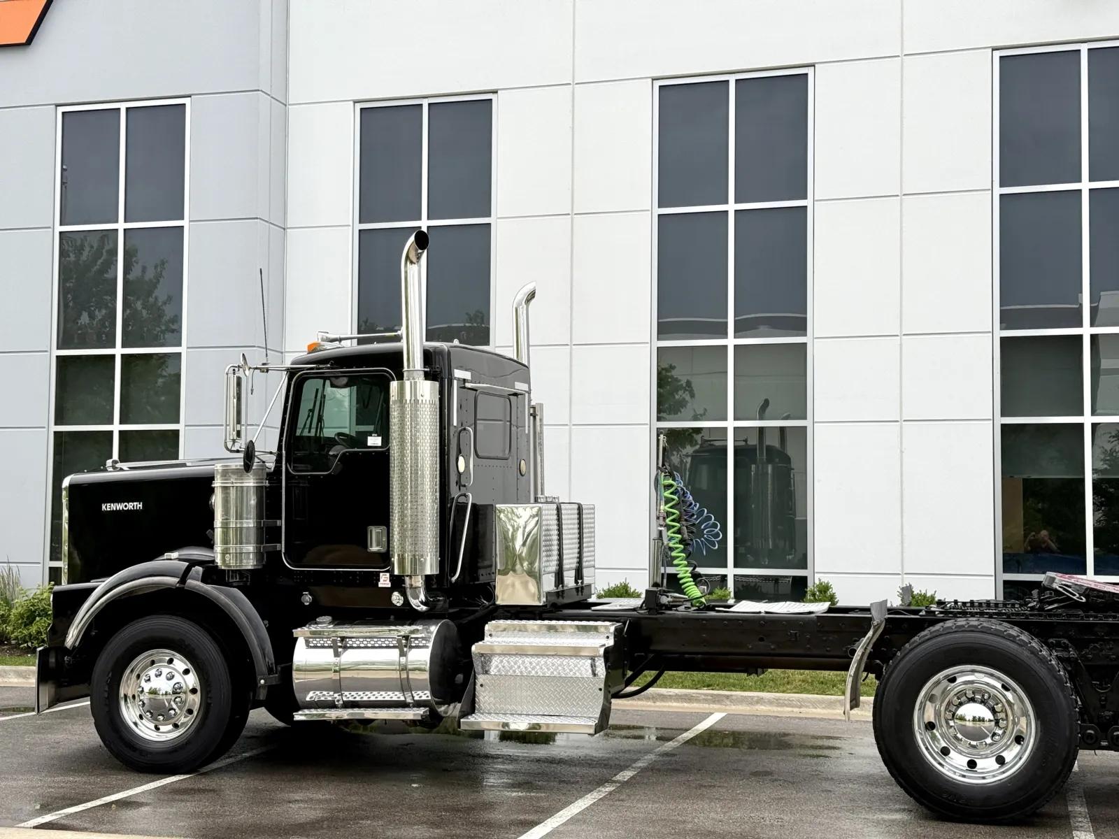 2001 Kenworth T800 in New Lenox, IL — photo 8