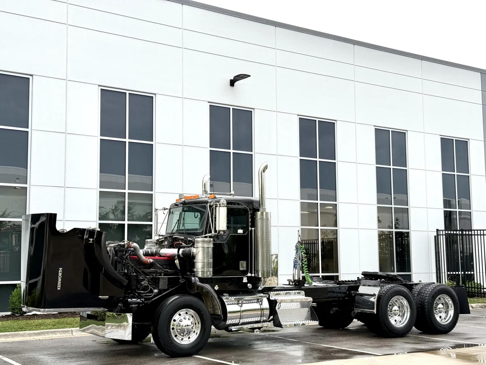 2001 Kenworth T800 in New Lenox, IL — photo 10