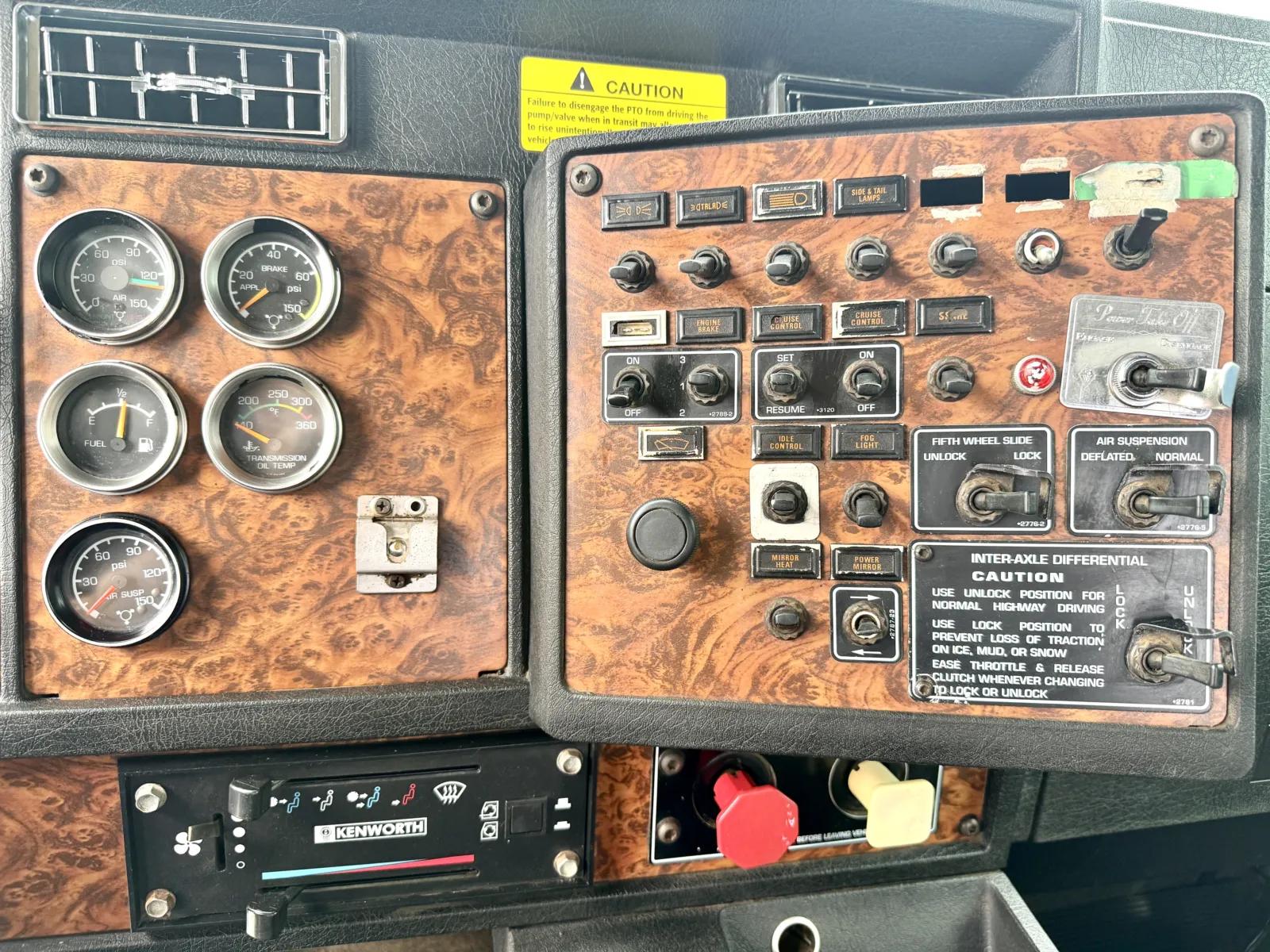 2001 Kenworth T800 in New Lenox, IL — photo 18