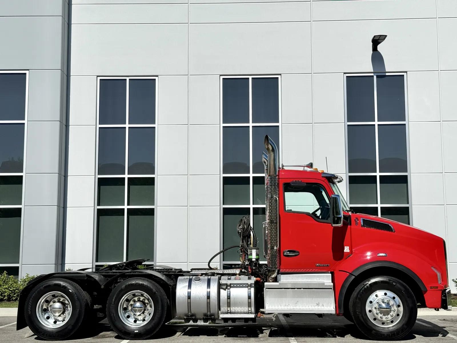 2022 Kenworth T880 in New Lenox, IL — photo 3