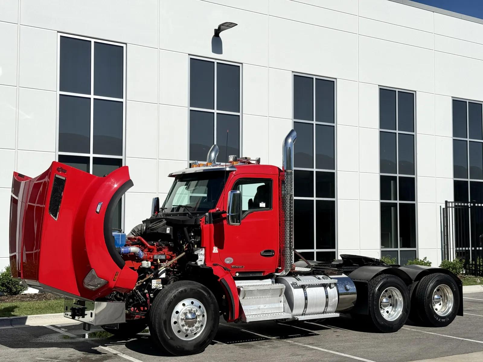 2022 Kenworth T880 in New Lenox, IL — photo 10