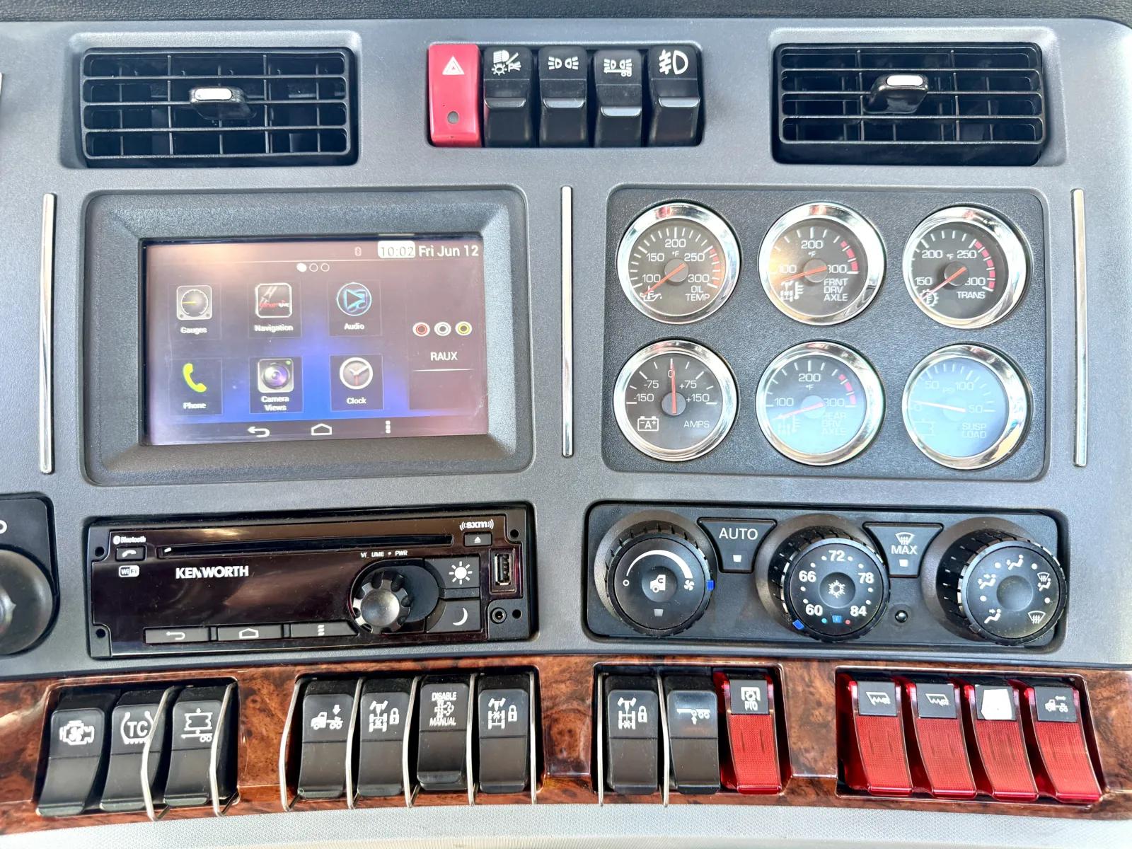 2022 Kenworth T880 in New Lenox, IL — photo 18
