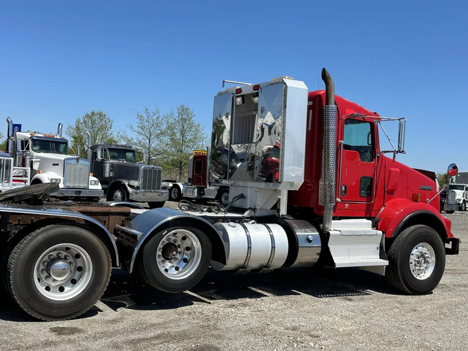 2012 Kenworth T800 in New Lenox, IL — photo 5