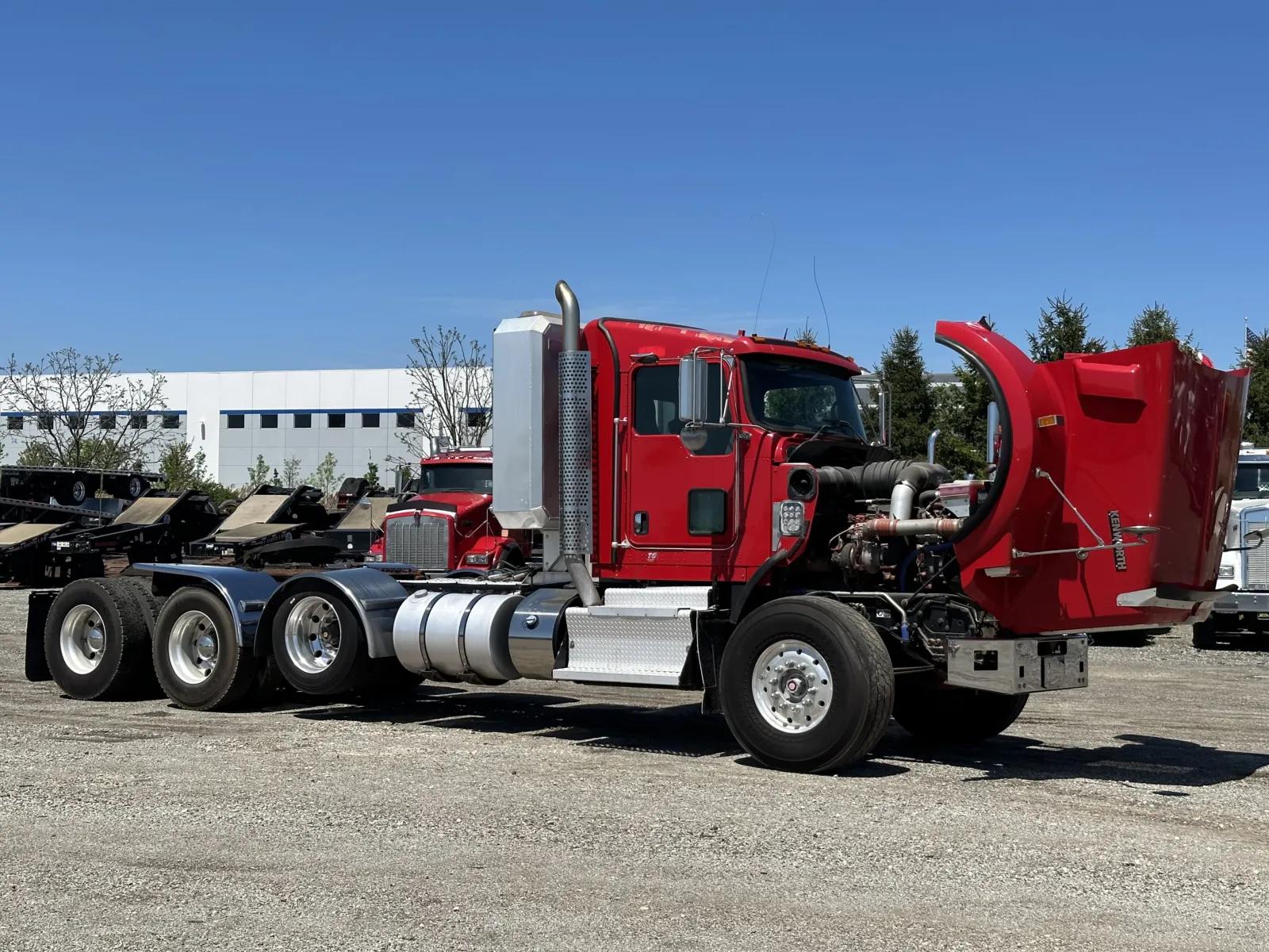 2012 Kenworth T800 in New Lenox, IL — photo 9