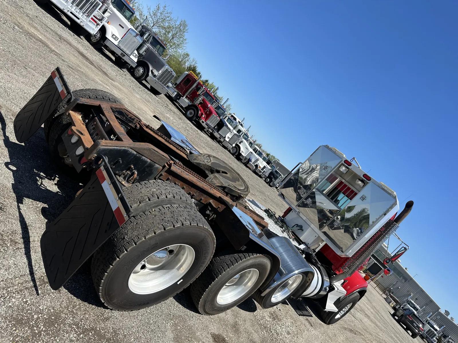 2012 Kenworth T800 in New Lenox, IL — photo 11