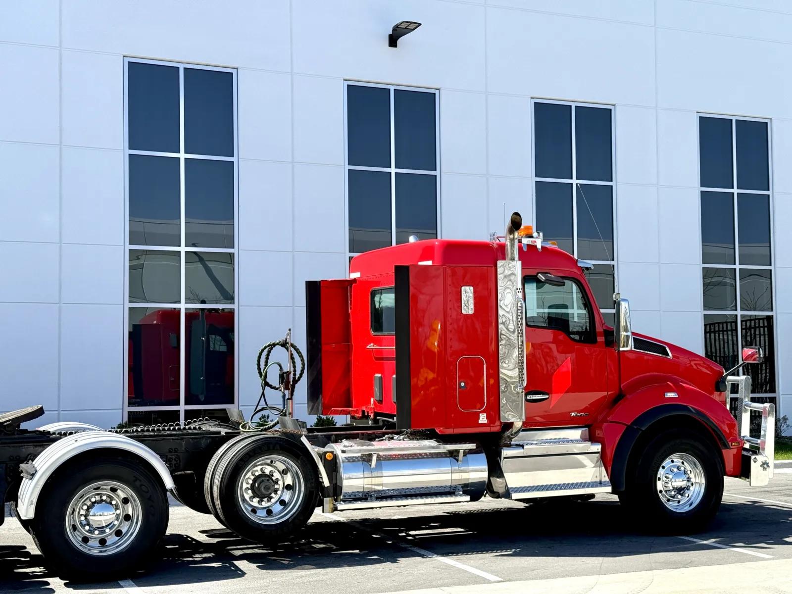 2020 Kenworth T880 in New Lenox, IL — photo 7