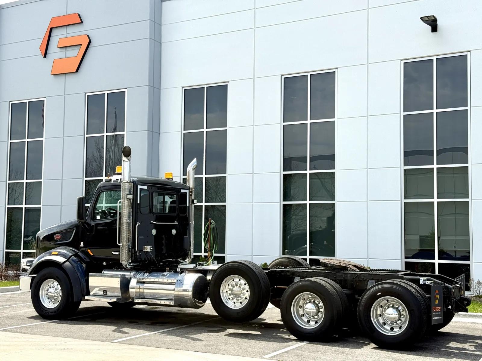 2015 Peterbilt 567 in New Lenox, IL — photo 6