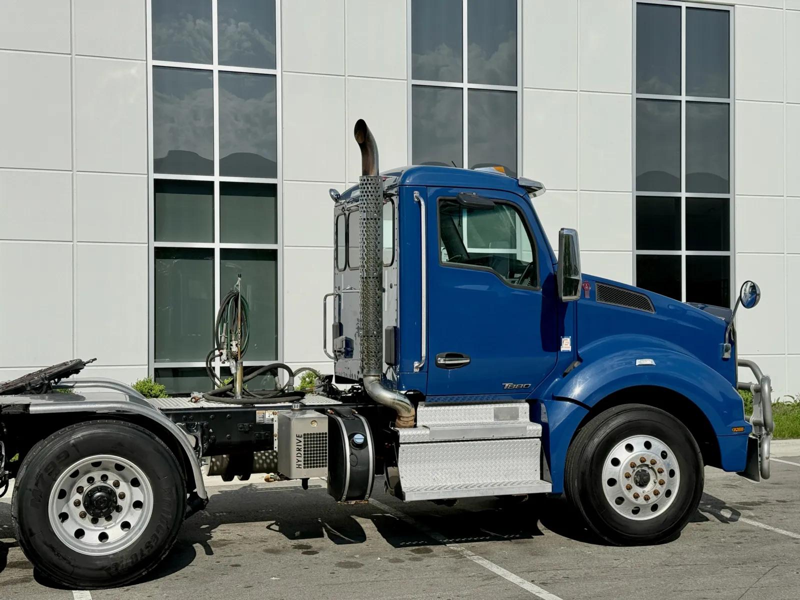 2019 Kenworth T880 in New Lenox, IL — photo 7