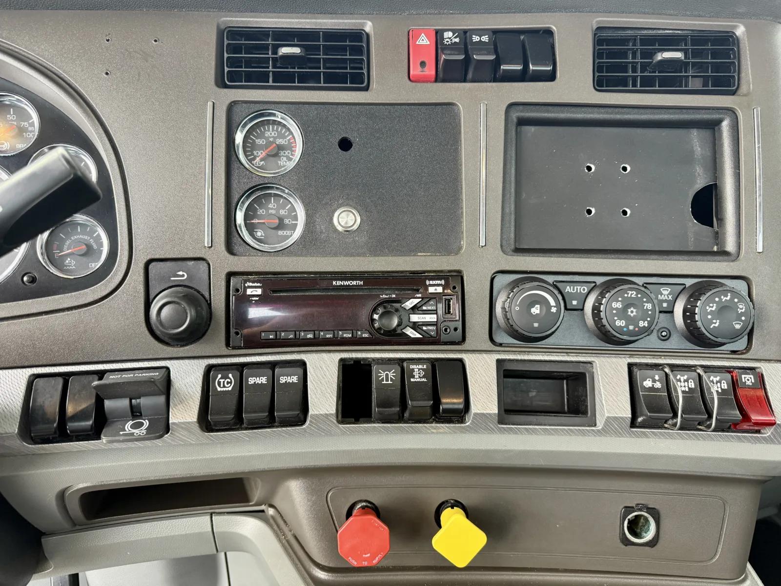 2019 Kenworth T880 in New Lenox, IL — photo 18