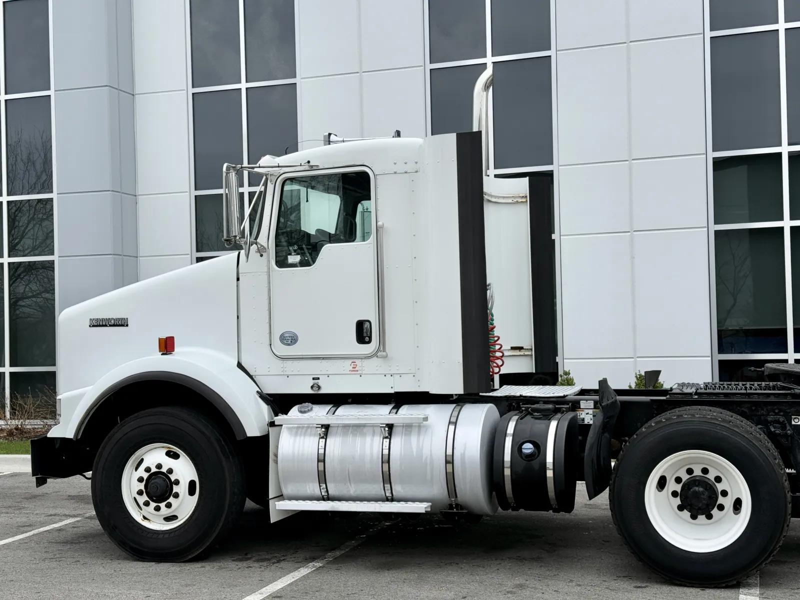 2015 Kenworth T800 in New Lenox, IL — photo 8