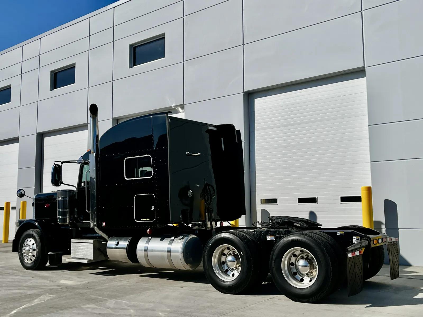 2019 Peterbilt 389 in New Lenox, IL — photo 6