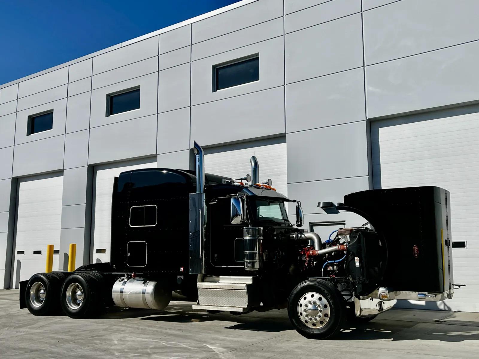 2019 Peterbilt 389 in New Lenox, IL — photo 9