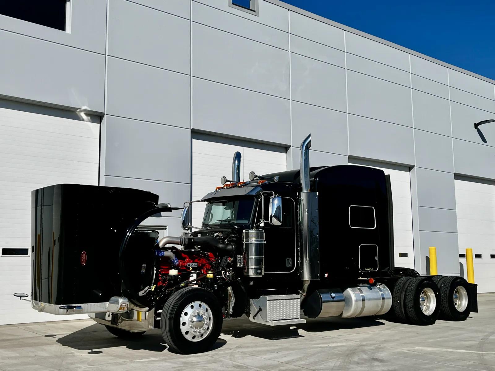 2019 Peterbilt 389 in New Lenox, IL — photo 10