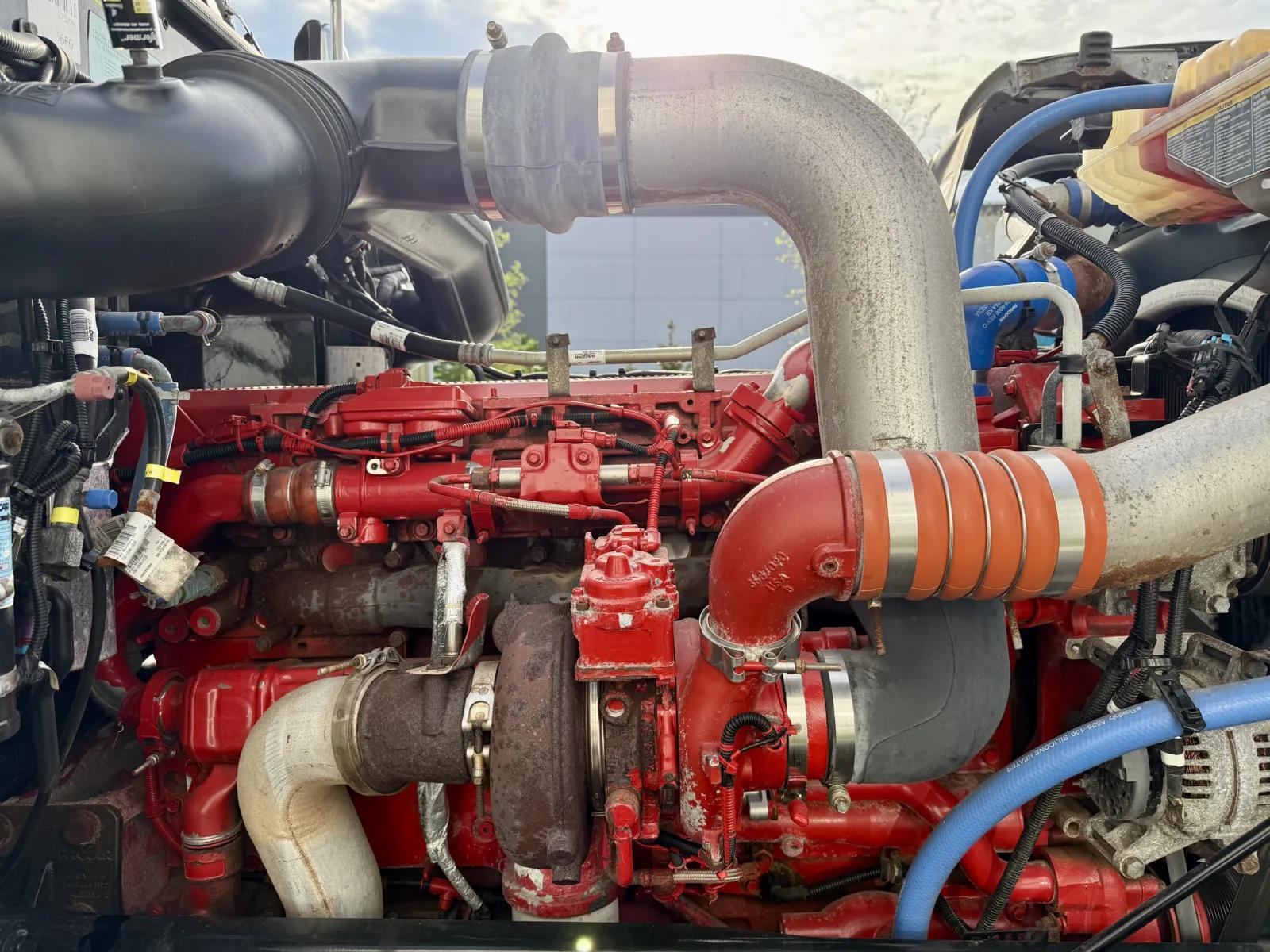 2020 Peterbilt 389 in New Lenox, IL — photo 13