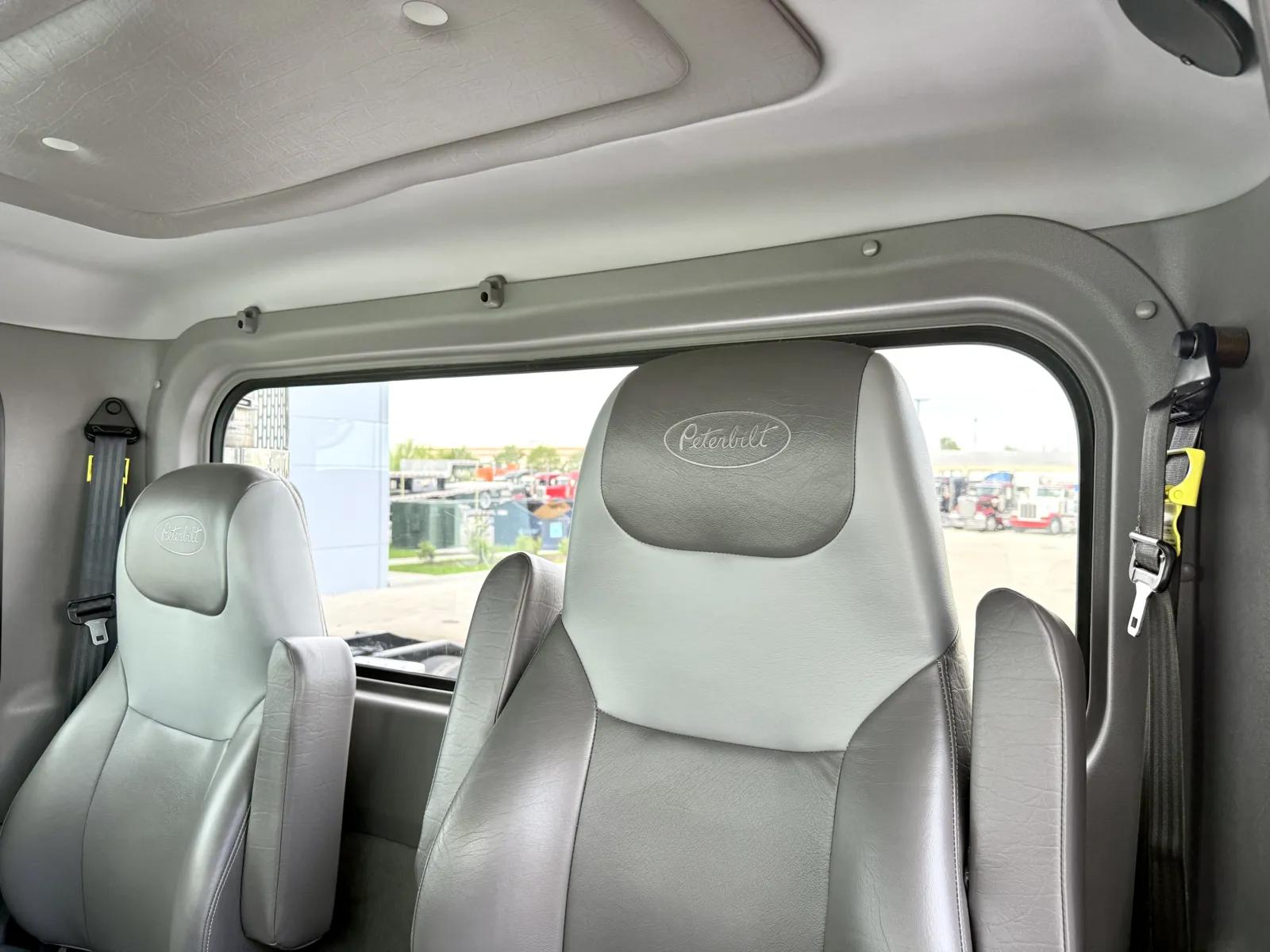 2020 Peterbilt 389 in New Lenox, IL — photo 20