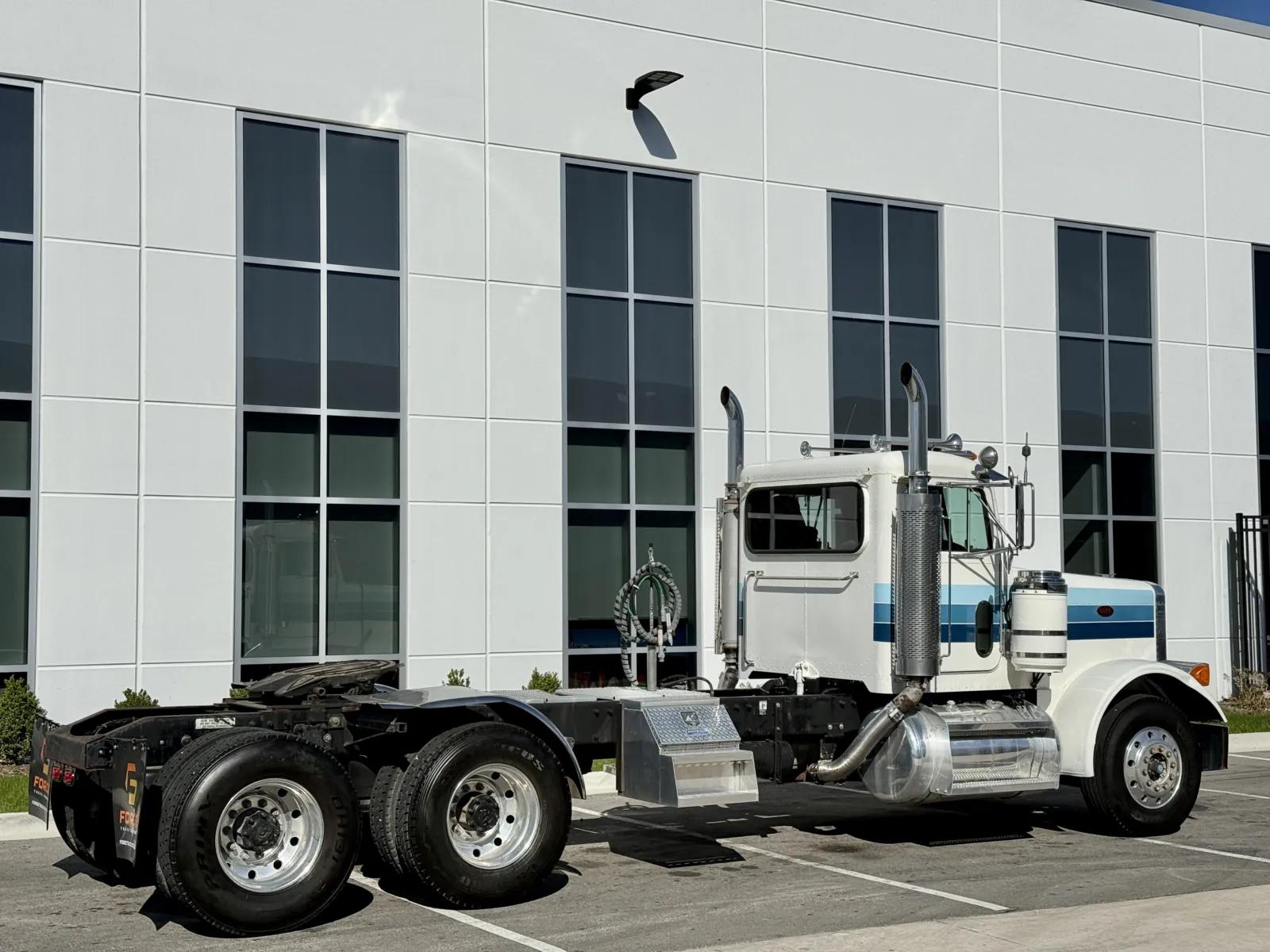 1998 Peterbilt 379 in New Lenox, IL — photo 5