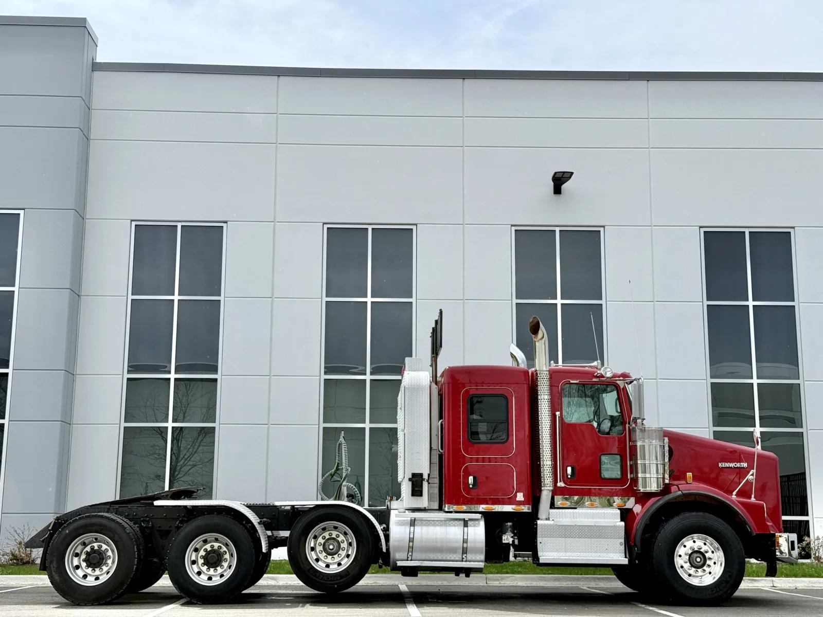 2014 Kenworth T800 in New Lenox, IL — photo 3