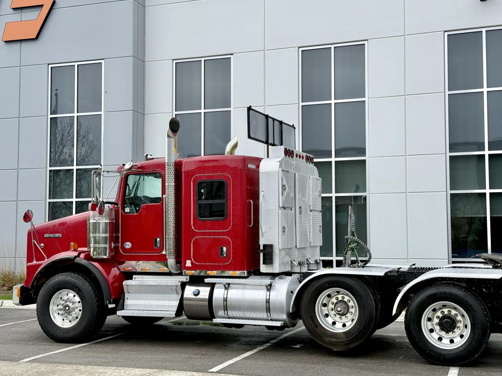 2014 Kenworth T800 in New Lenox, IL — photo 8