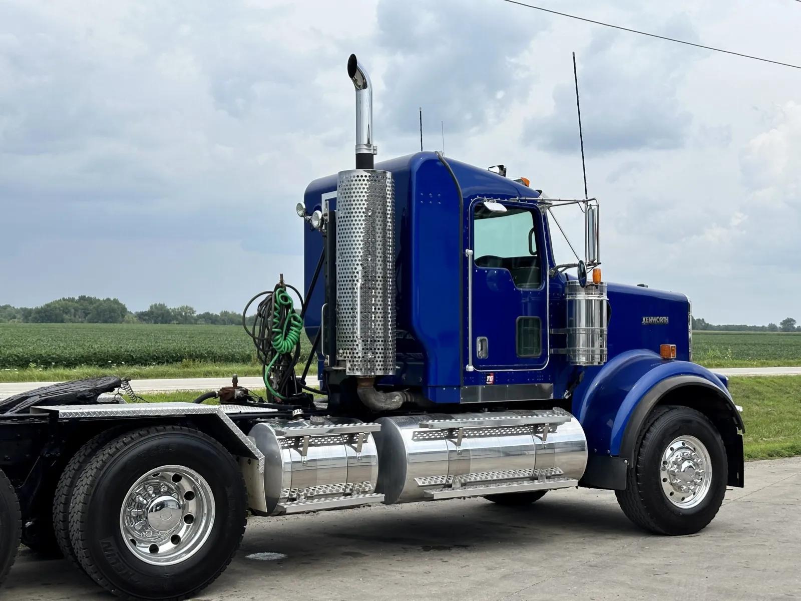 2018 Kenworth W900 in New Lenox, IL — photo 7