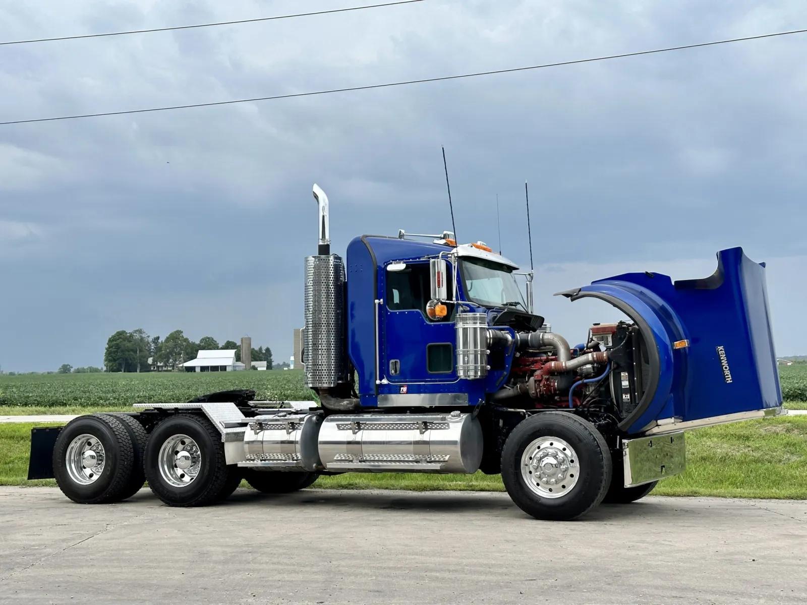 2018 Kenworth W900 in New Lenox, IL — photo 9