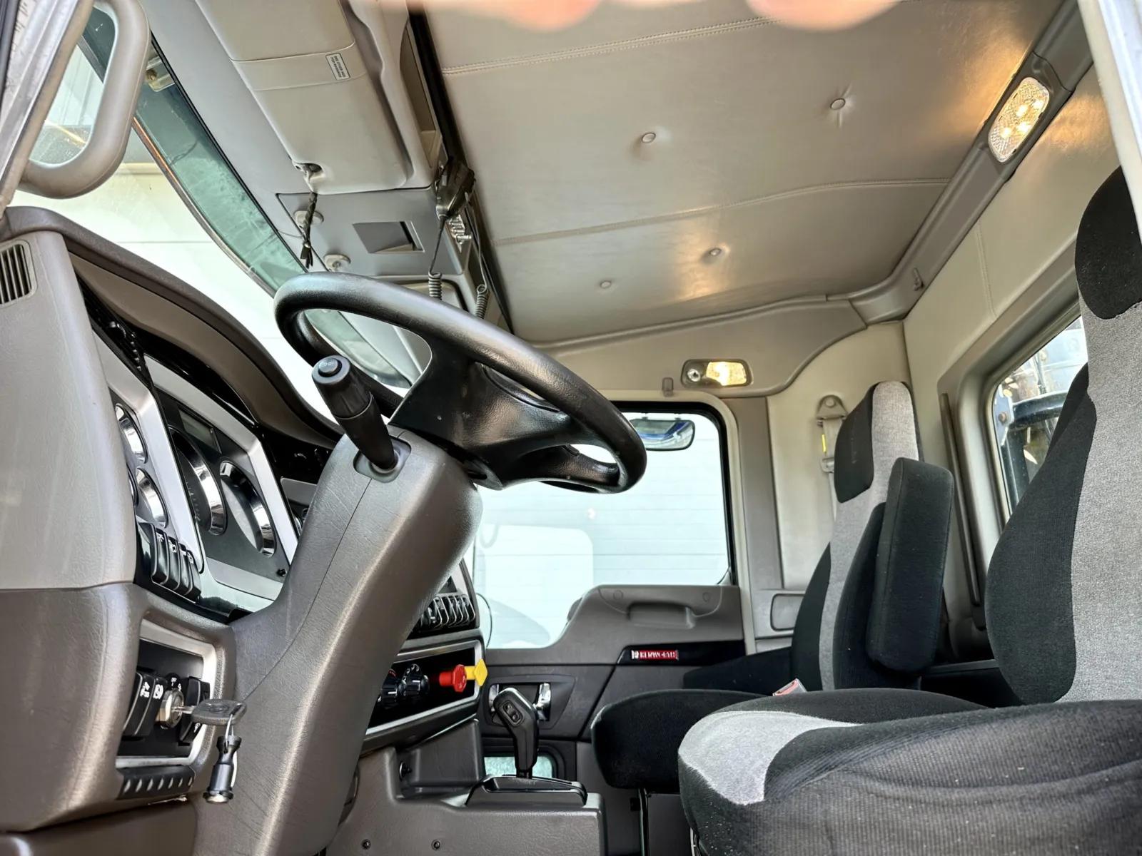 2018 Kenworth W900 in New Lenox, IL — photo 14