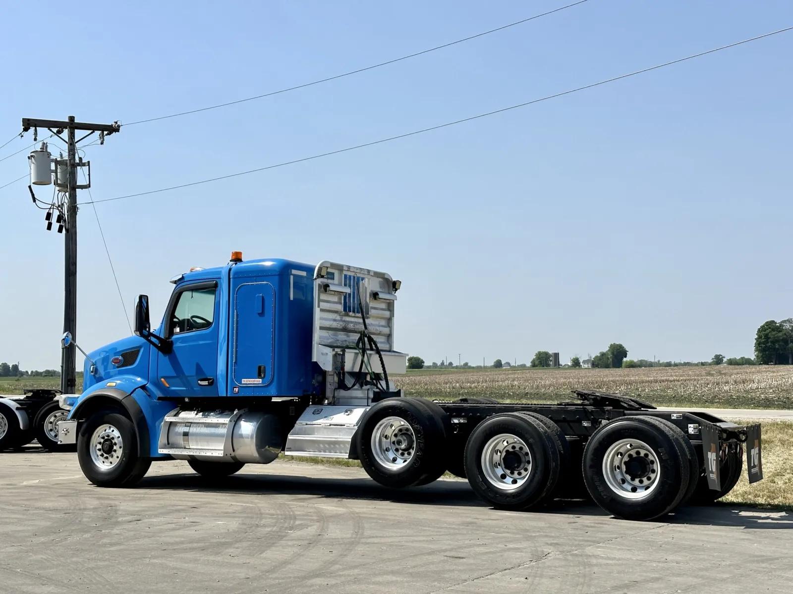2016 Peterbilt 567 in New Lenox, IL — photo 6
