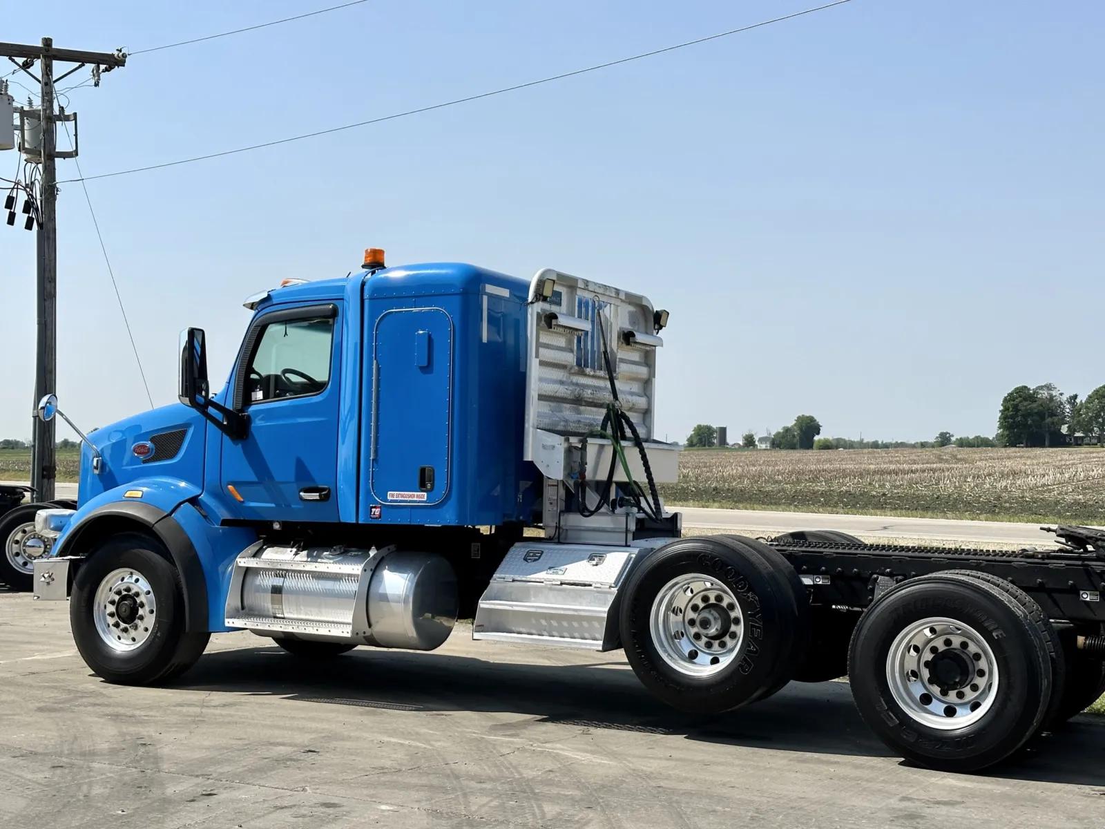 2016 Peterbilt 567 in New Lenox, IL — photo 8