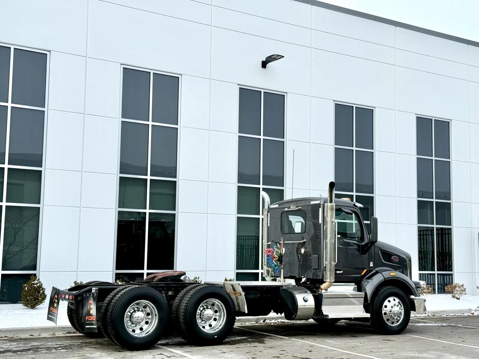 2022 Peterbilt 567 in New Lenox, IL — photo 5