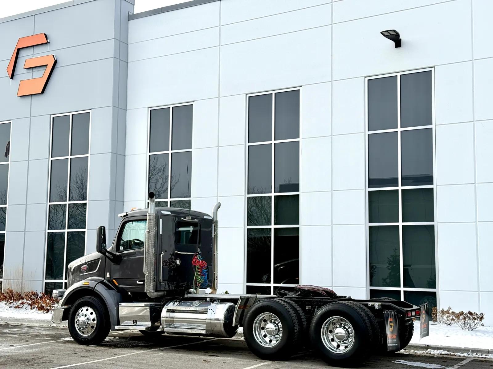 2022 Peterbilt 567 in New Lenox, IL — photo 6