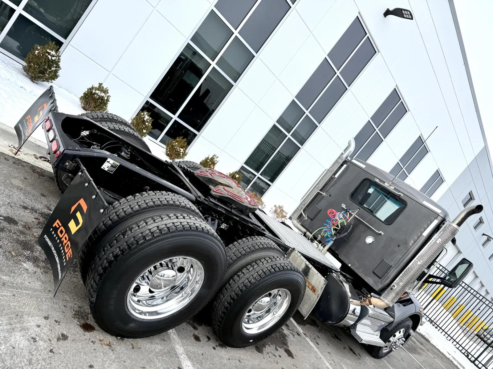 2022 Peterbilt 567 in New Lenox, IL — photo 11