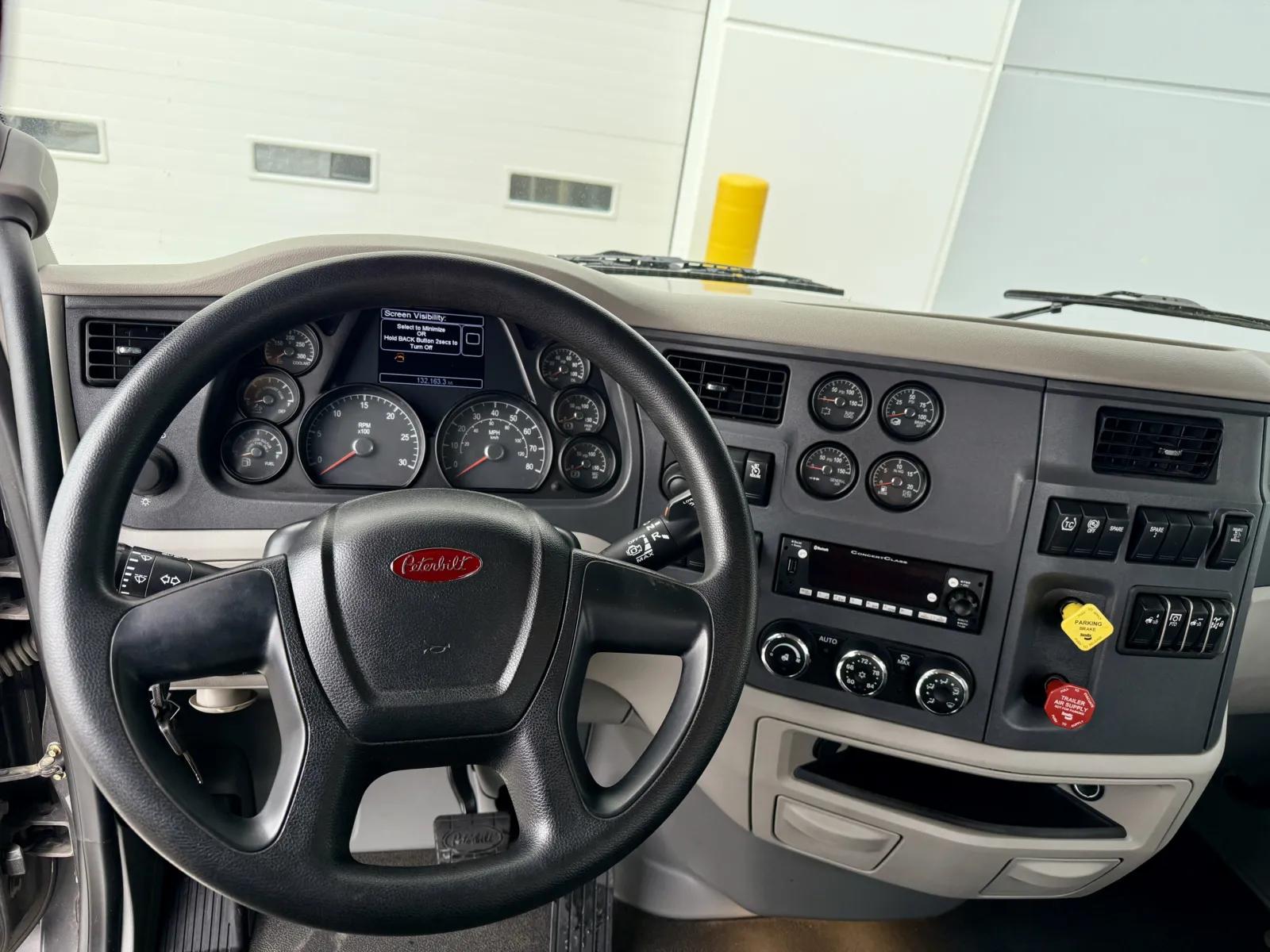 2022 Peterbilt 567 in New Lenox, IL — photo 16