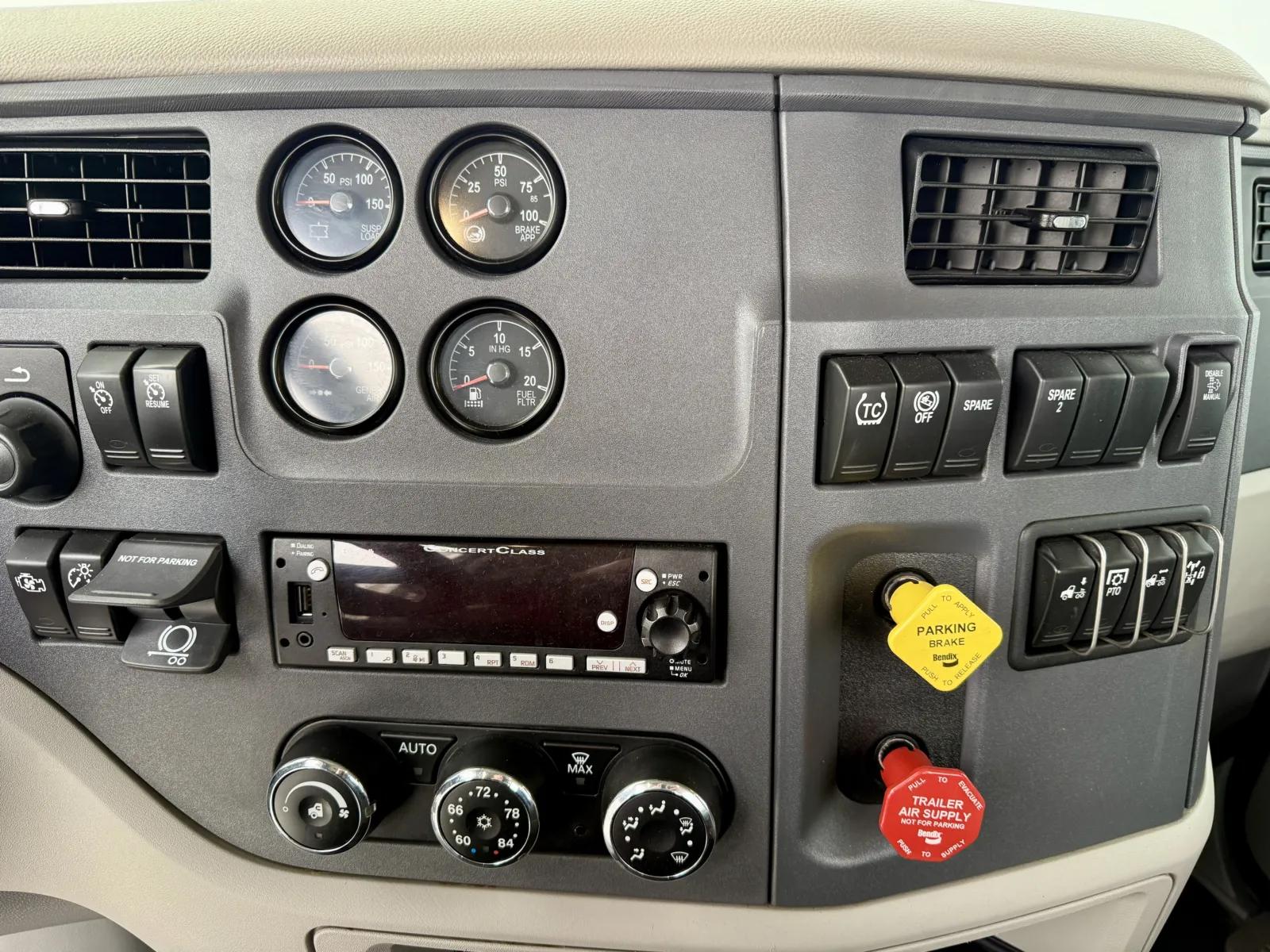 2022 Peterbilt 567 in New Lenox, IL — photo 18