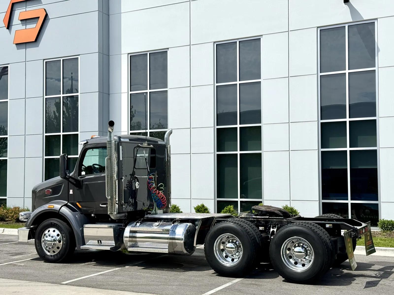 2022 Peterbilt 567 in New Lenox, IL — photo 6
