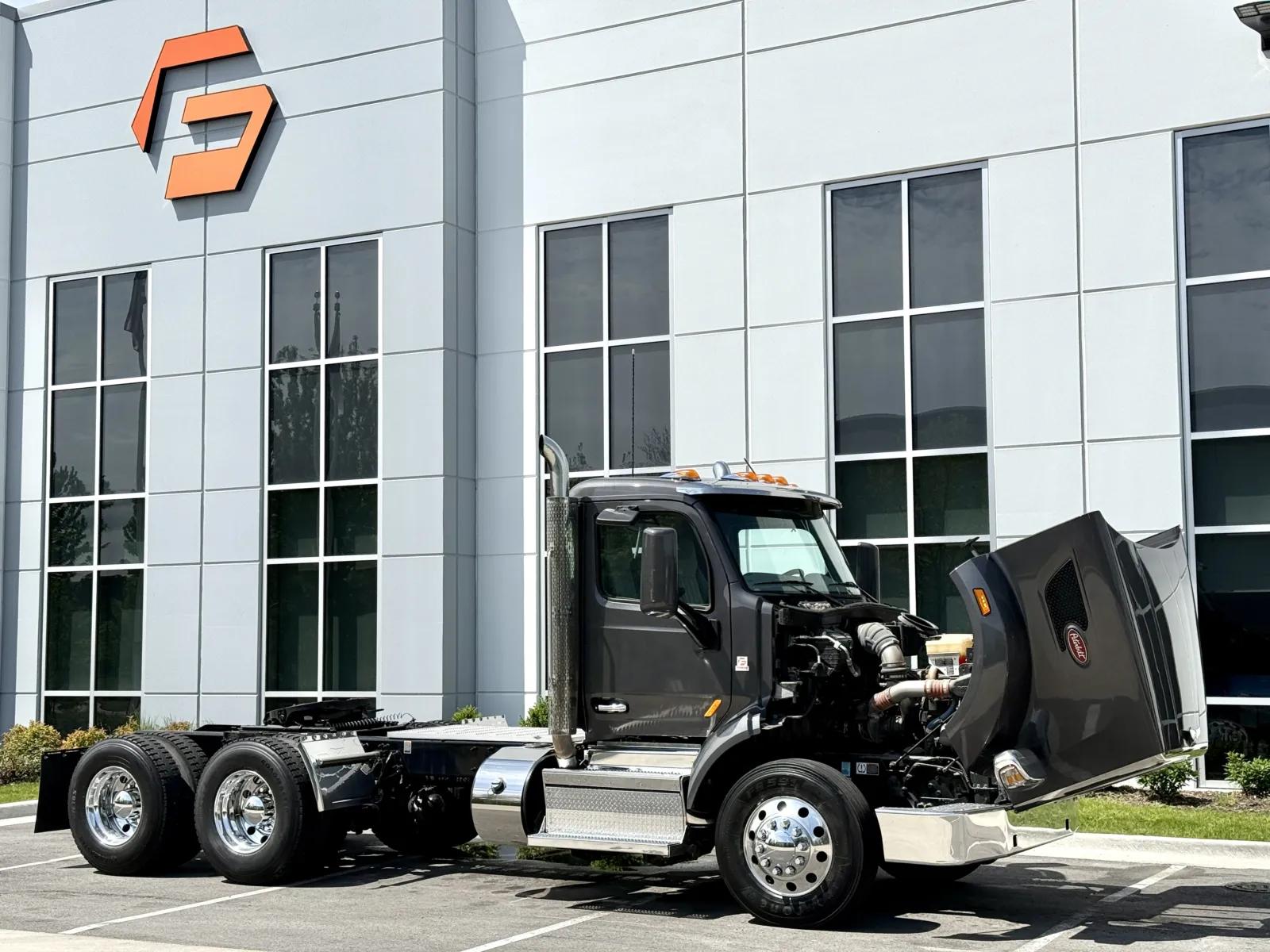 2022 Peterbilt 567 in New Lenox, IL — photo 9