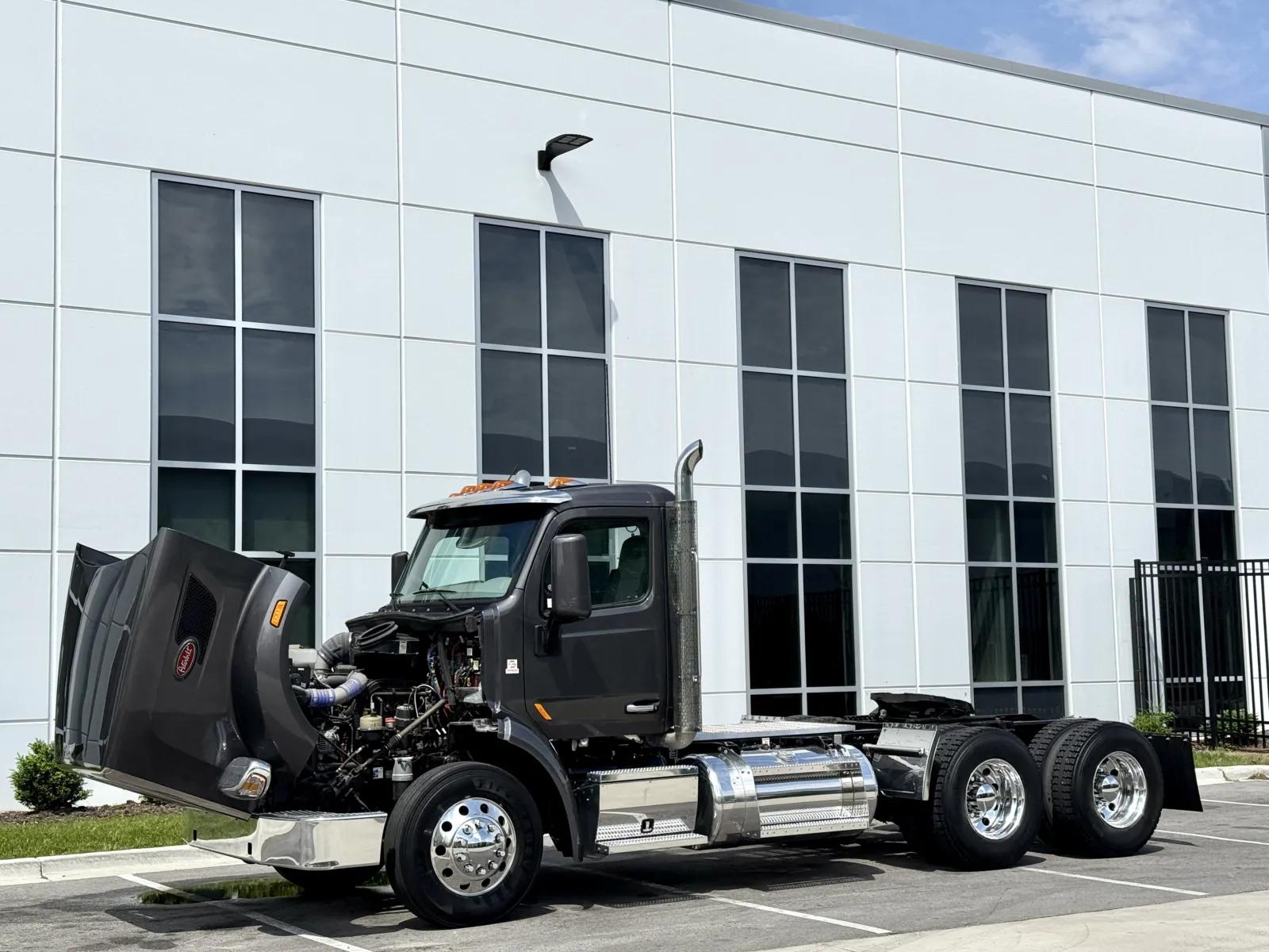 2022 Peterbilt 567 in New Lenox, IL — photo 10