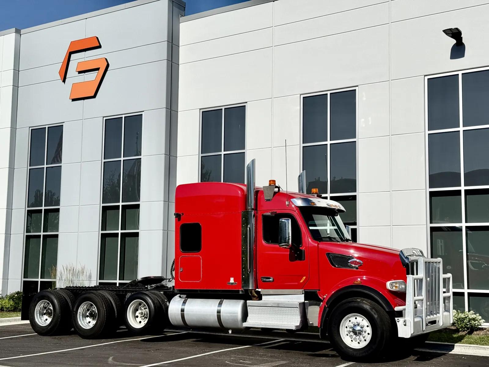 2019 Peterbilt 567 in New Lenox, IL — photo 2
