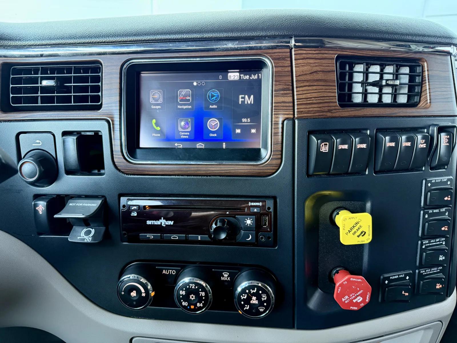 2019 Peterbilt 567 in New Lenox, IL — photo 18