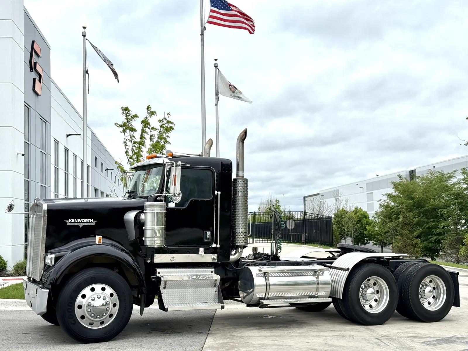 2005 Kenworth W900