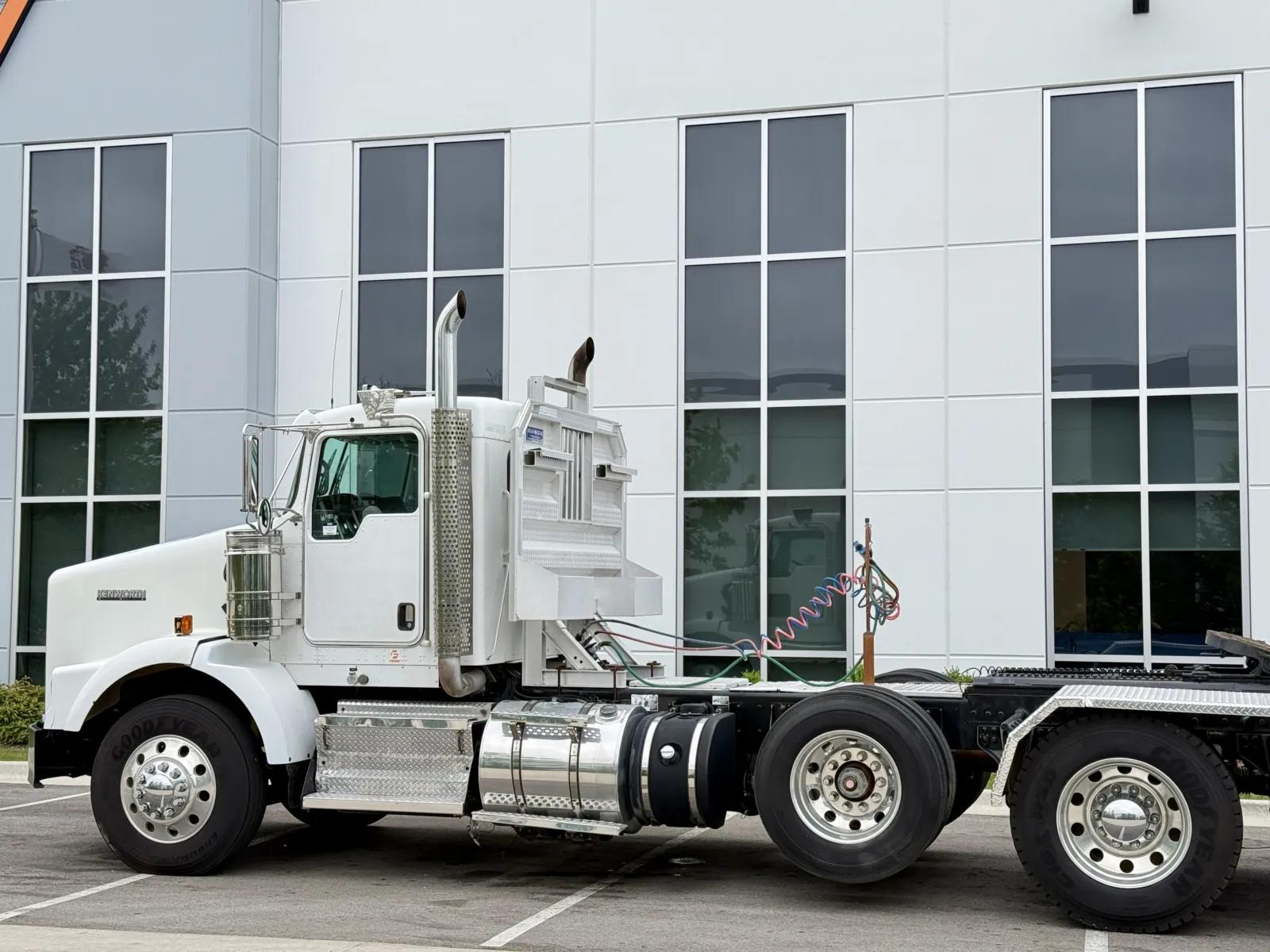 2011 Kenworth T800 in New Lenox, IL — photo 8