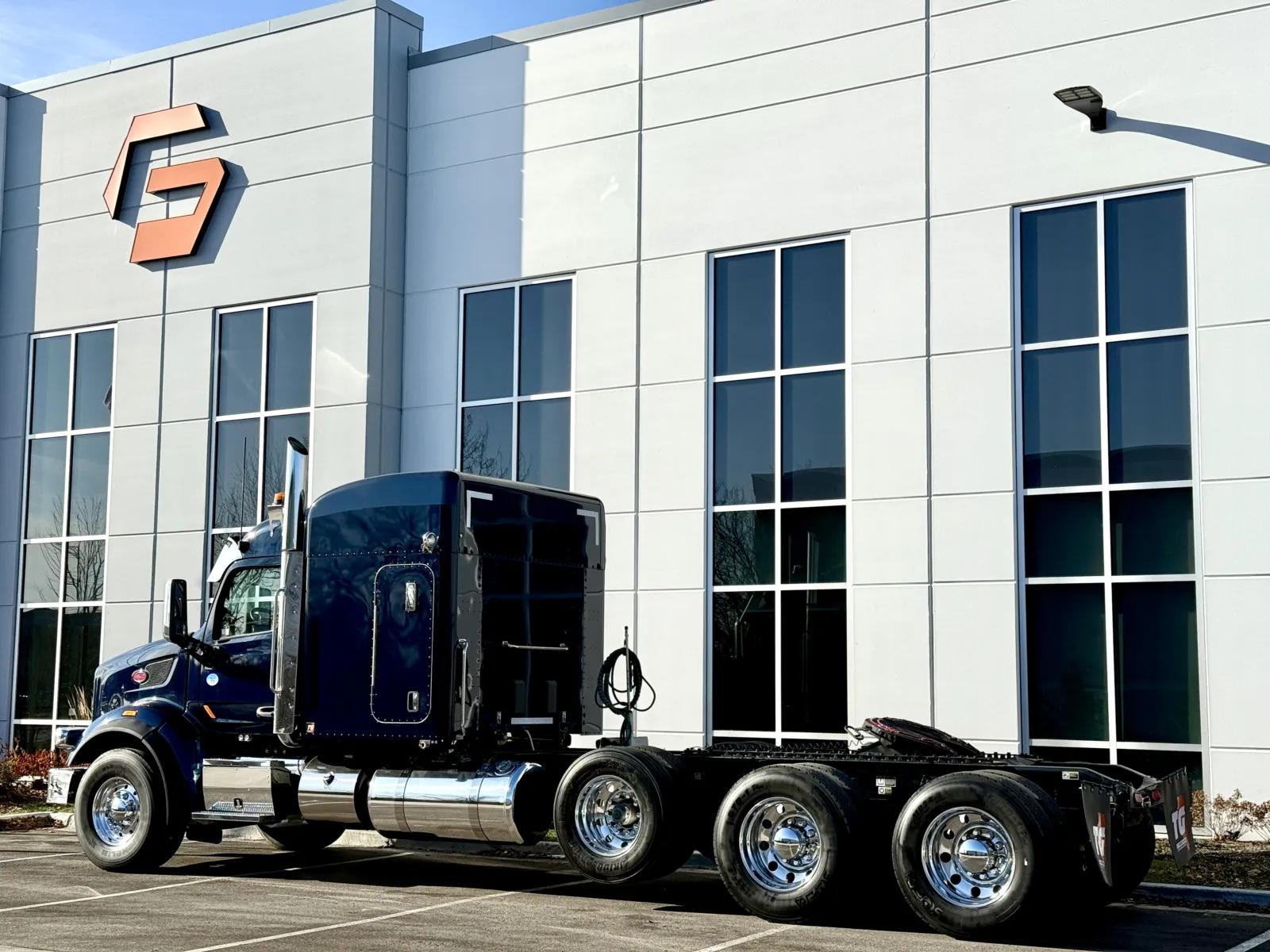 2021 Peterbilt 567 in New Lenox, IL — photo 6